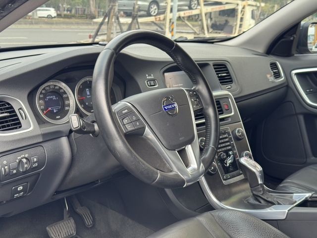 VOLVO富豪 V60  第8張相片