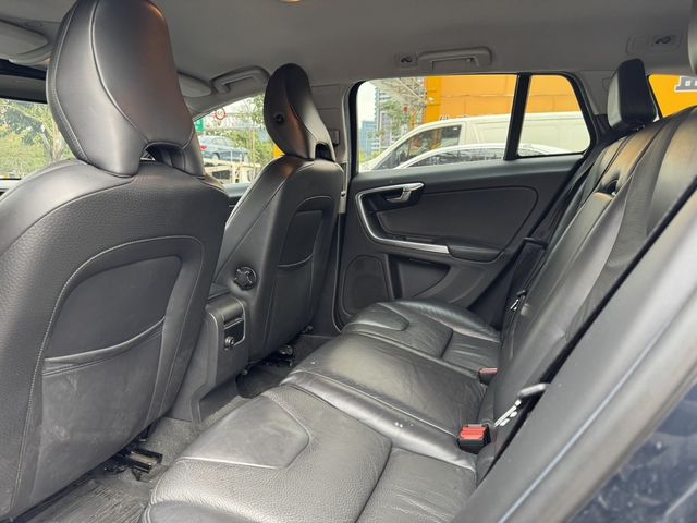 VOLVO富豪 V60  第9張相片