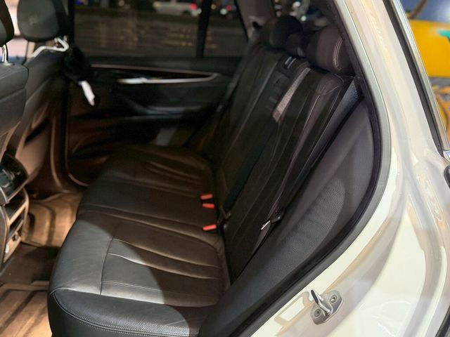 BMW寶馬 X5  第12張相片