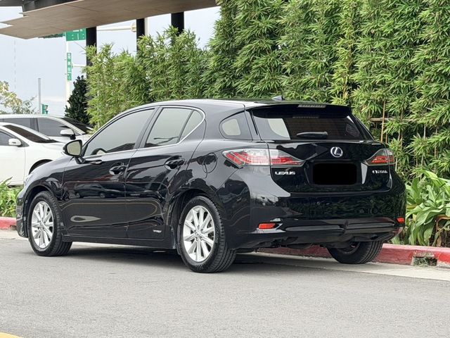 LEXUS凌志 CT200H  第4張相片