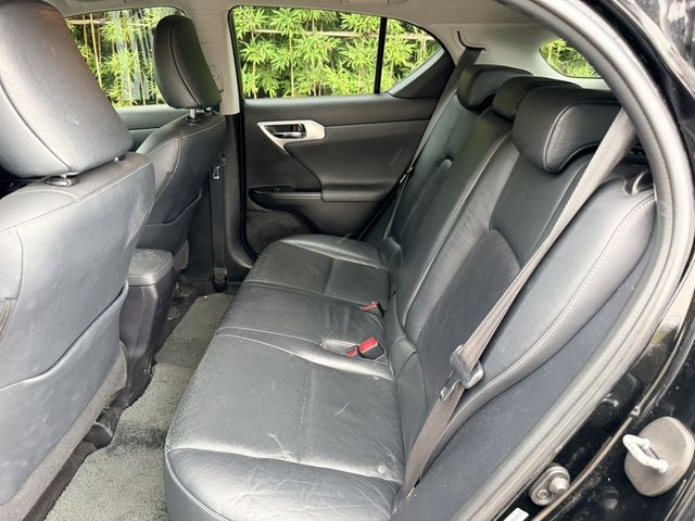 LEXUS凌志 CT200H  第5張相片