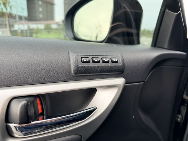 LEXUS凌志 CT200H  第8張相片