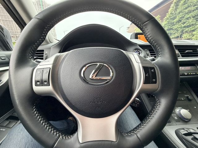 LEXUS凌志 CT200H  第11張相片