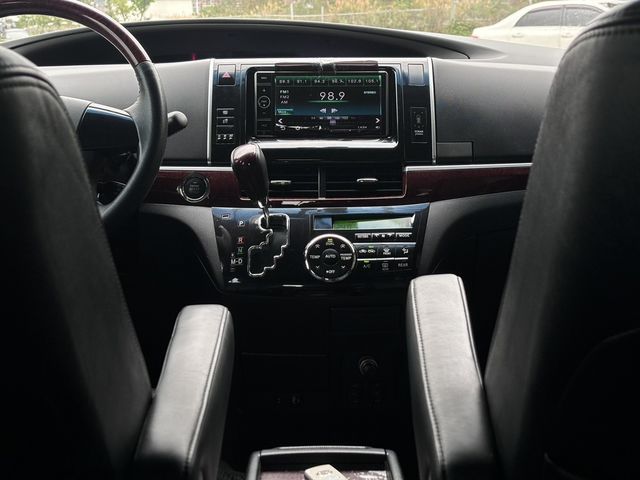 TOYOTA豐田 PREVIA  第7張相片