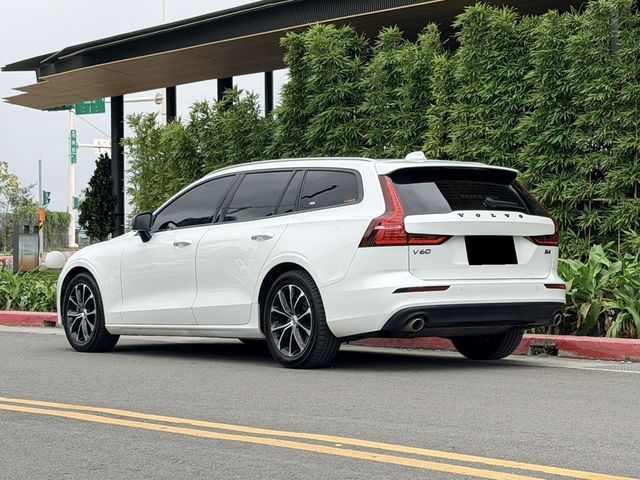 VOLVO富豪 V60  第4張相片