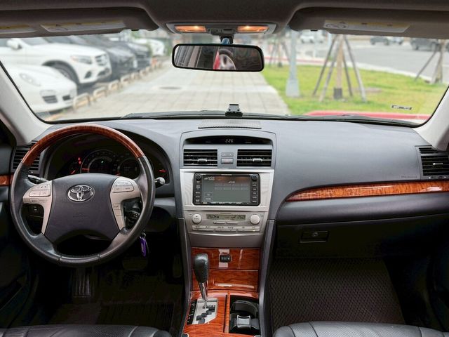 TOYOTA豐田 CAMRY  第9張相片