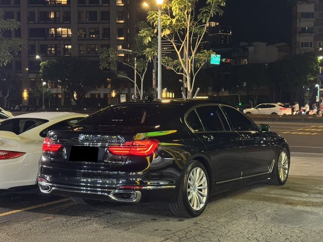 BMW寶馬 740LI  第3張相片