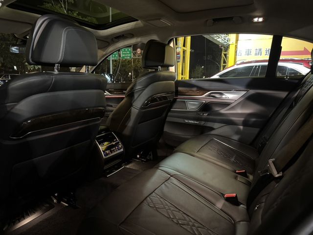 BMW寶馬 740LI  第5張相片