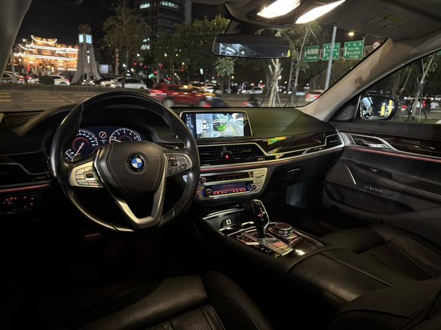 BMW寶馬 740LI  第7張相片