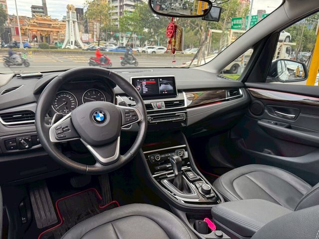 BMW寶馬 218D  第6張相片