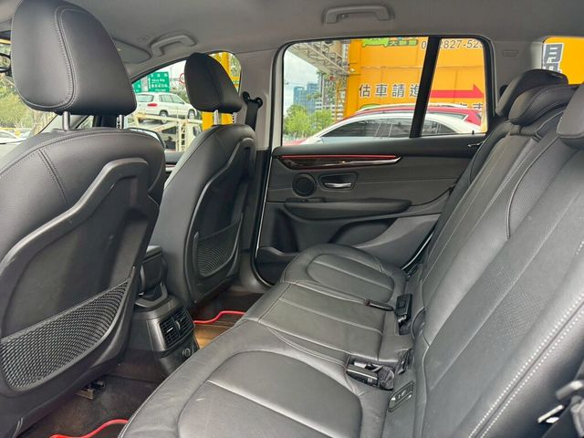BMW寶馬 218D  第11張相片