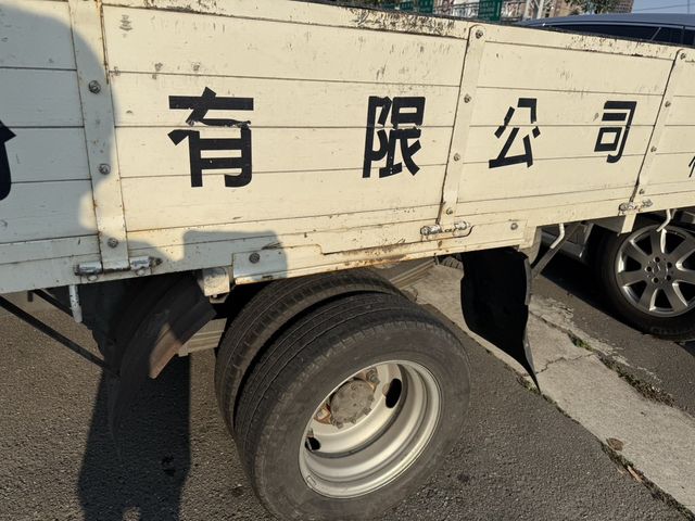 HINO日野 200  第7張相片