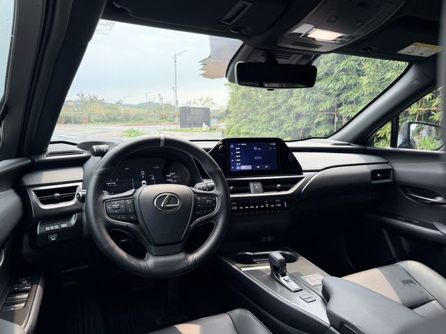 LEXUS凌志 UX300H  第6張相片
