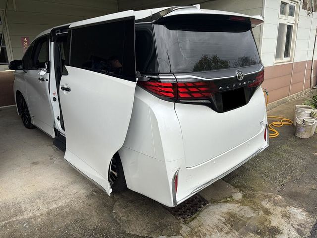 TOYOTA豐田 ALPHARD  第4張相片