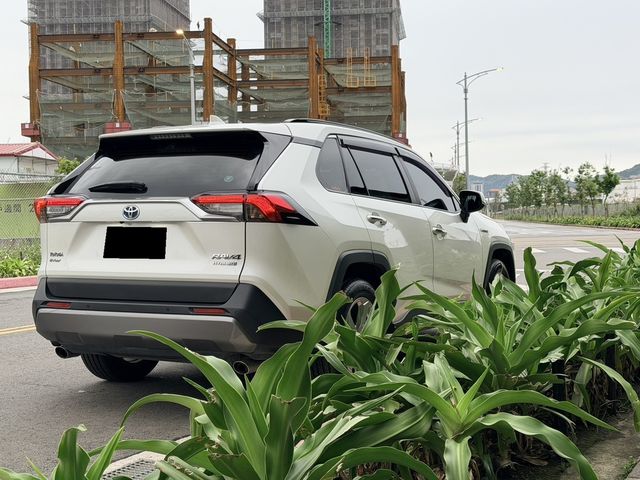 TOYOTA豐田 RAV4  第3張相片