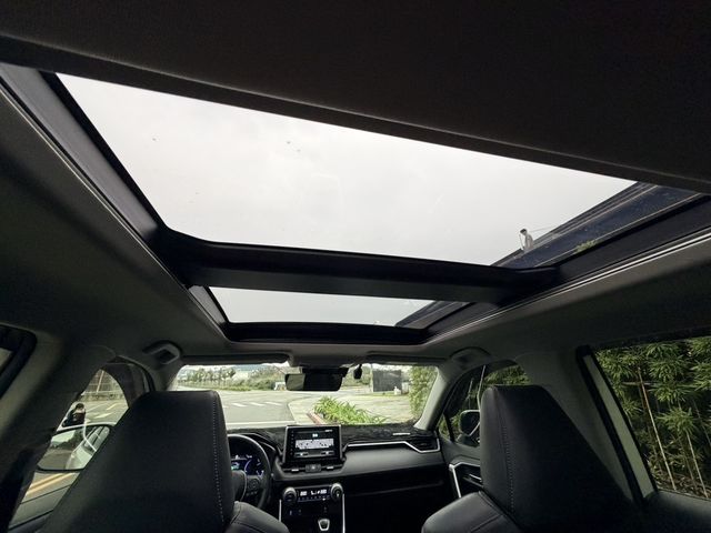TOYOTA豐田 RAV4  第6張相片