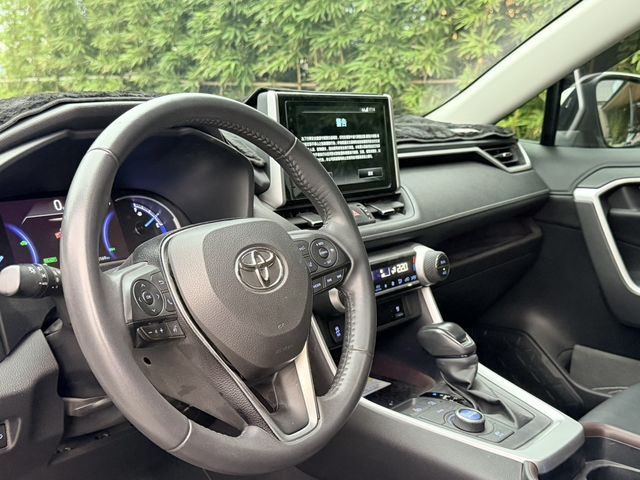 TOYOTA豐田 RAV4  第9張相片
