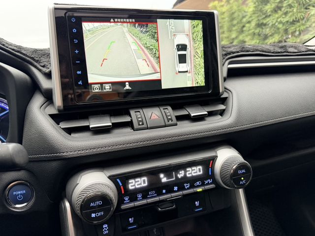 TOYOTA豐田 RAV4  第11張相片