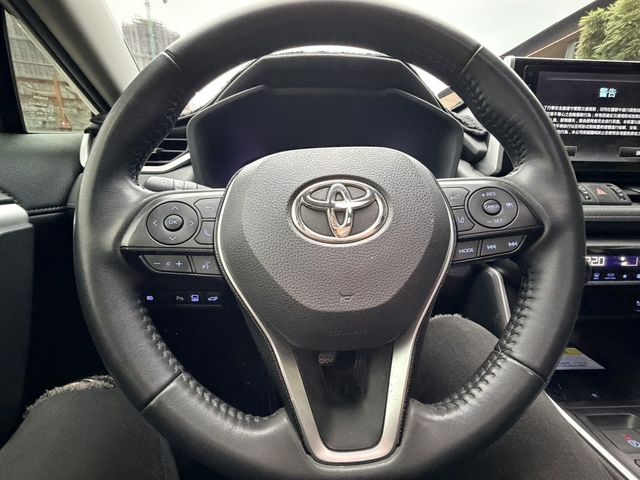 TOYOTA豐田 RAV4  第13張相片