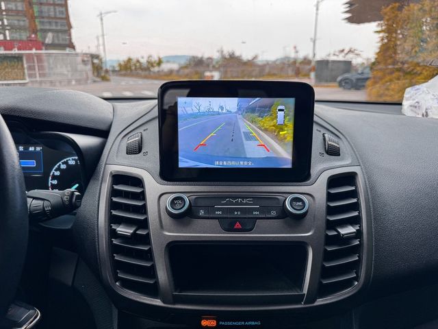 FORD福特 TOURNEO CONNECT  第9張相片