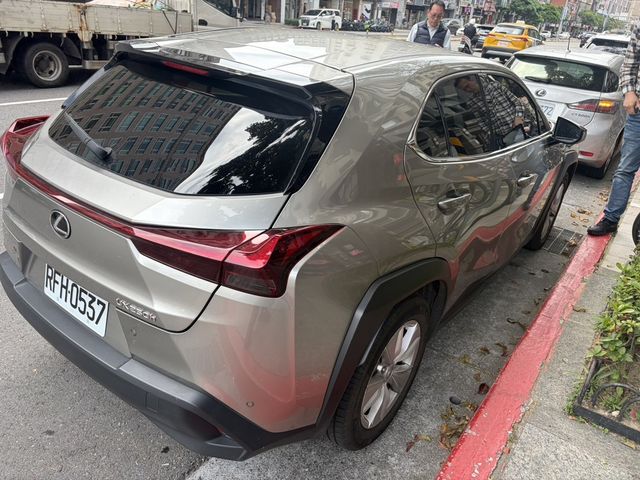 LEXUS凌志 UX250H  第4張相片
