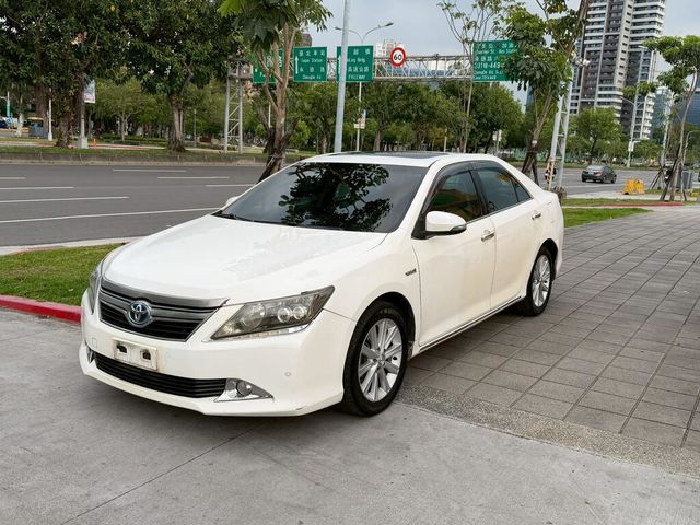 TOYOTA豐田 CAMRY HYBRID  第2張相片