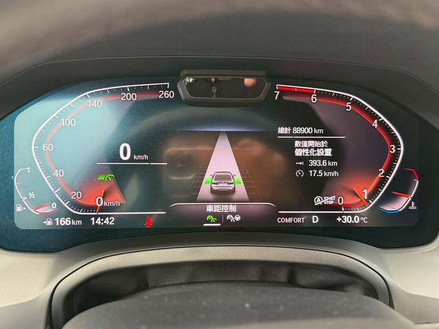 BMW寶馬 320I M SPORT  第9張相片