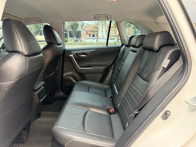 TOYOTA豐田 RAV4  第6張相片
