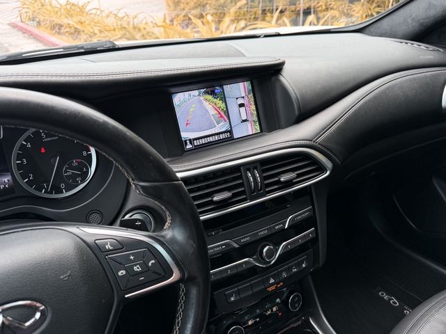 INFINITI無限 Q30  第6張相片