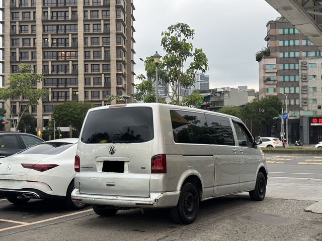 VOLKSWAGEN福斯 T5 CARAVELLE  第3張相片