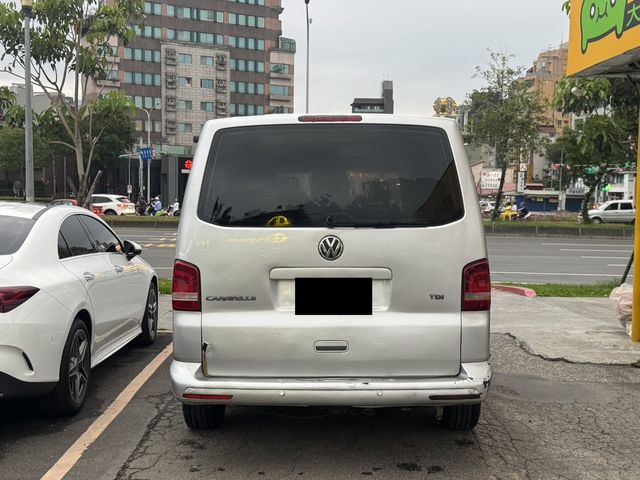 VOLKSWAGEN福斯 T5 CARAVELLE  第4張相片