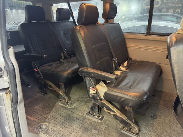 VOLKSWAGEN福斯 T5 CARAVELLE  第5張相片