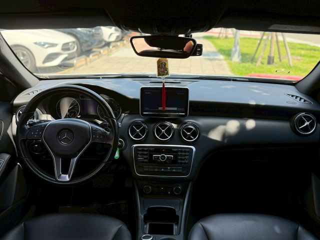 M-BENZ賓士 A180  第9張相片