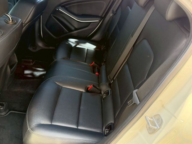 M-BENZ賓士 A180  第10張相片