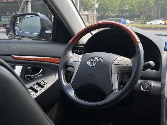 TOYOTA豐田 CAMRY  第5張相片