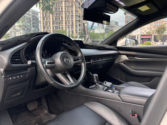 MAZDA馬自達 MAZDA 3  第8張相片