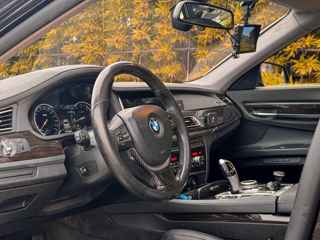 BMW寶馬 740LI  第8張相片