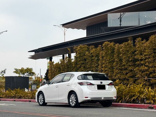 LEXUS凌志 CT200H  第3張相片