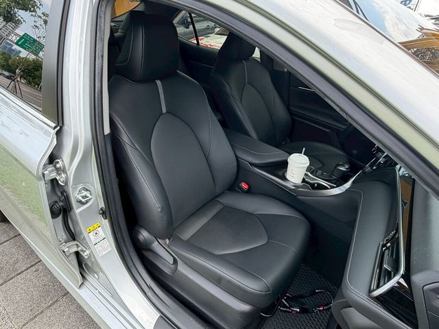 TOYOTA豐田 CAMRY  第12張相片