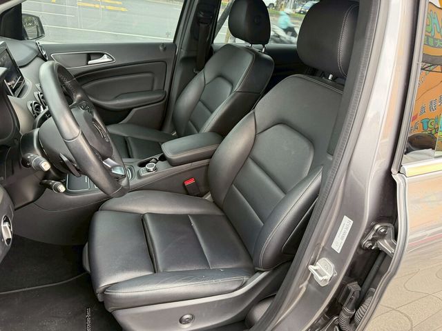M-BENZ賓士 B180  第7張相片