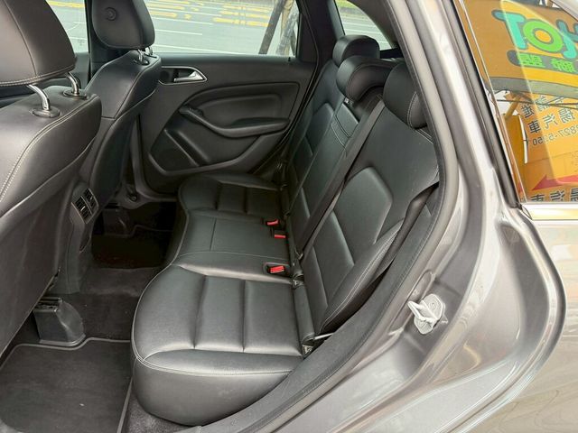M-BENZ賓士 B180  第12張相片