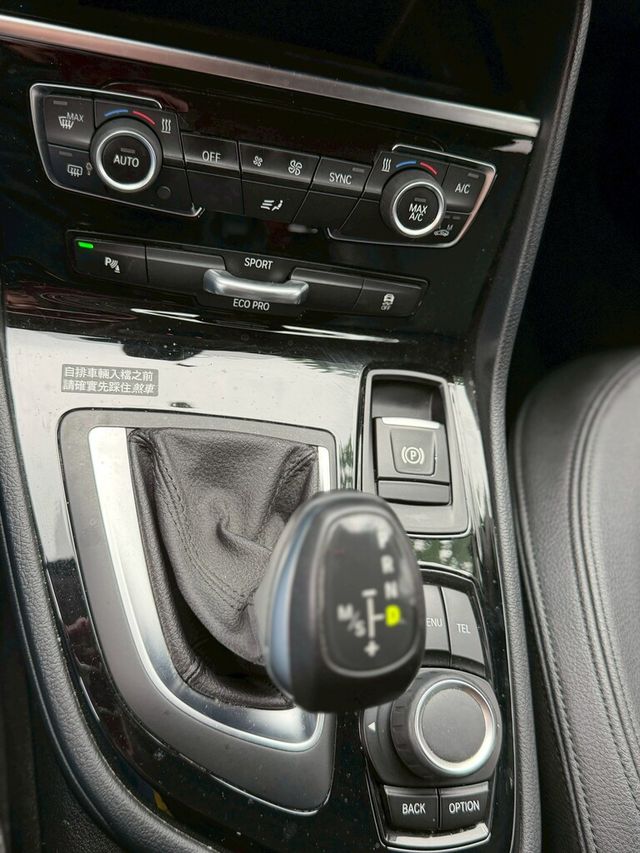 BMW寶馬 218D  第10張相片
