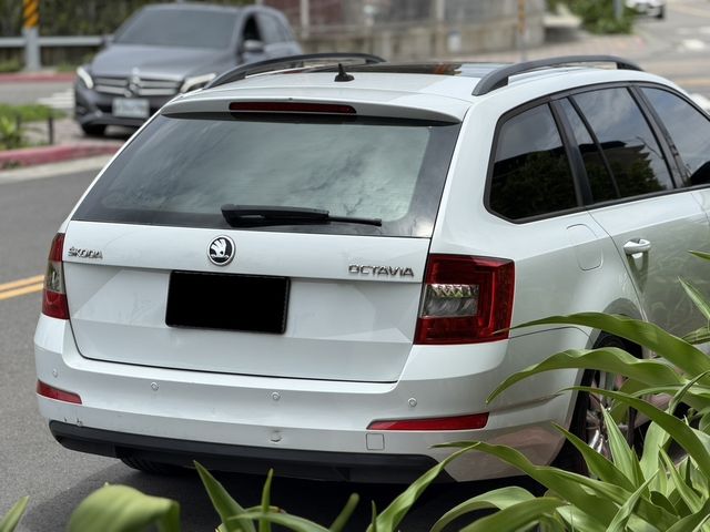 SKODA司科達 OCTAVIA COMBI  第4張相片
