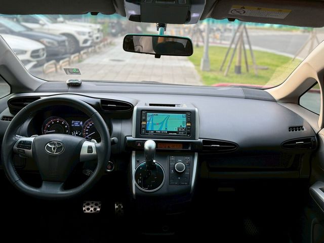 TOYOTA豐田 WISH  第11張相片