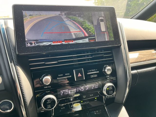 LEXUS凌志 LM300H  第11張相片