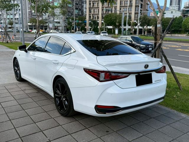 LEXUS凌志 ES300H  第3張相片
