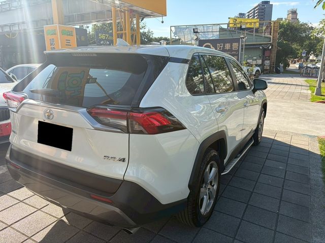 TOYOTA豐田 RAV4  第3張相片