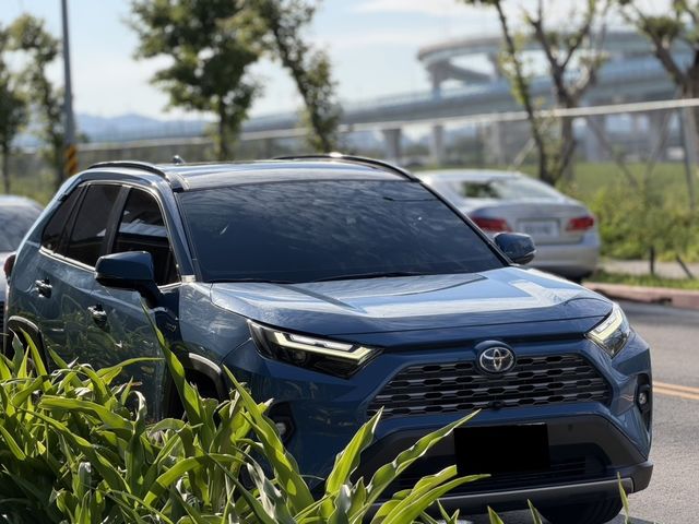 TOYOTA豐田 RAV4  第2張相片