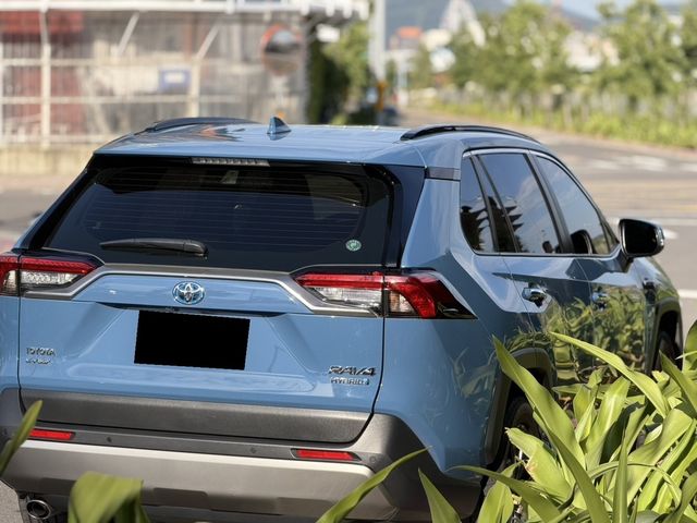 TOYOTA豐田 RAV4  第3張相片