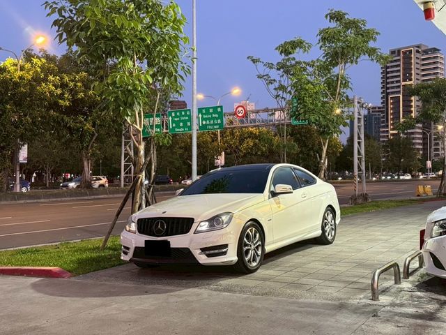 M-BENZ賓士 C250 COUPE  第2張相片